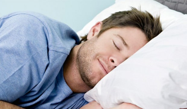 9 saatten fazla uyumak felç riskini artırıyor