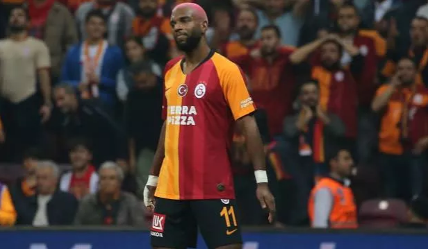 Galatasaray’ın başı iki futbolcu ile belada