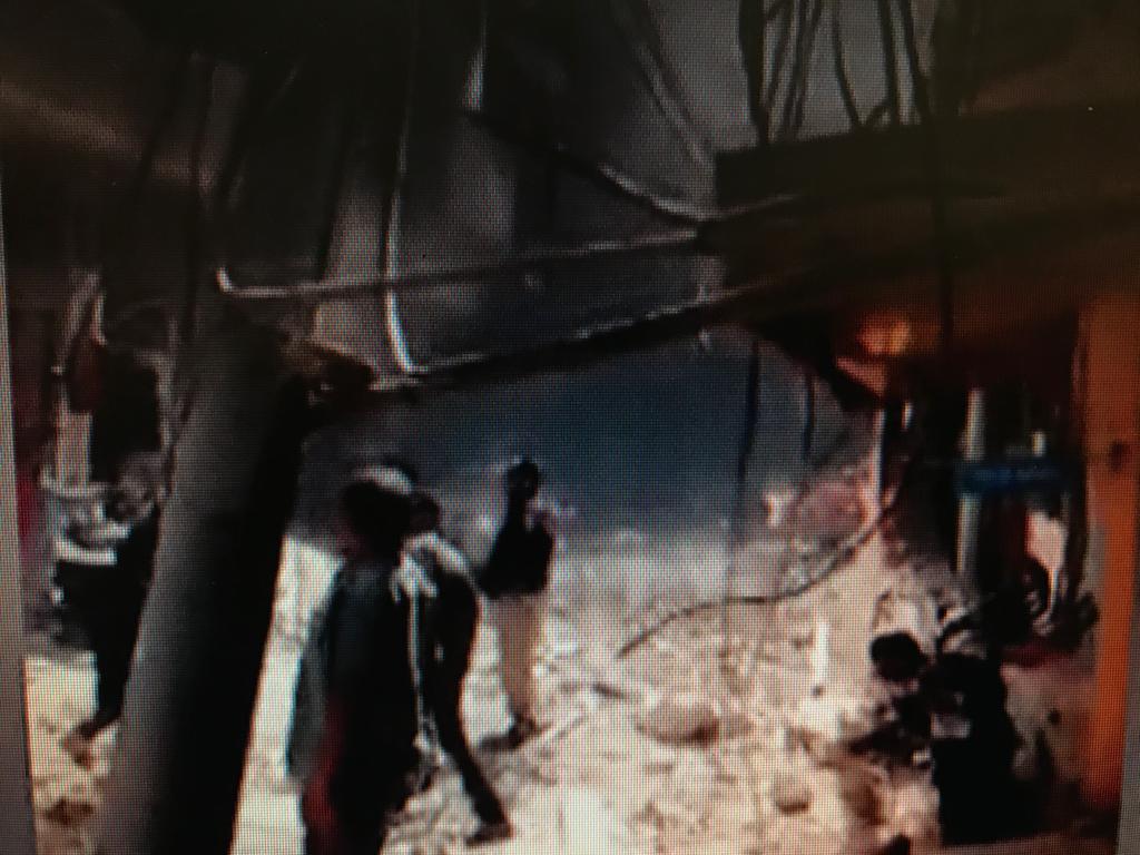 Pakistan’da yolcu uçağı iniş sırasında düştü