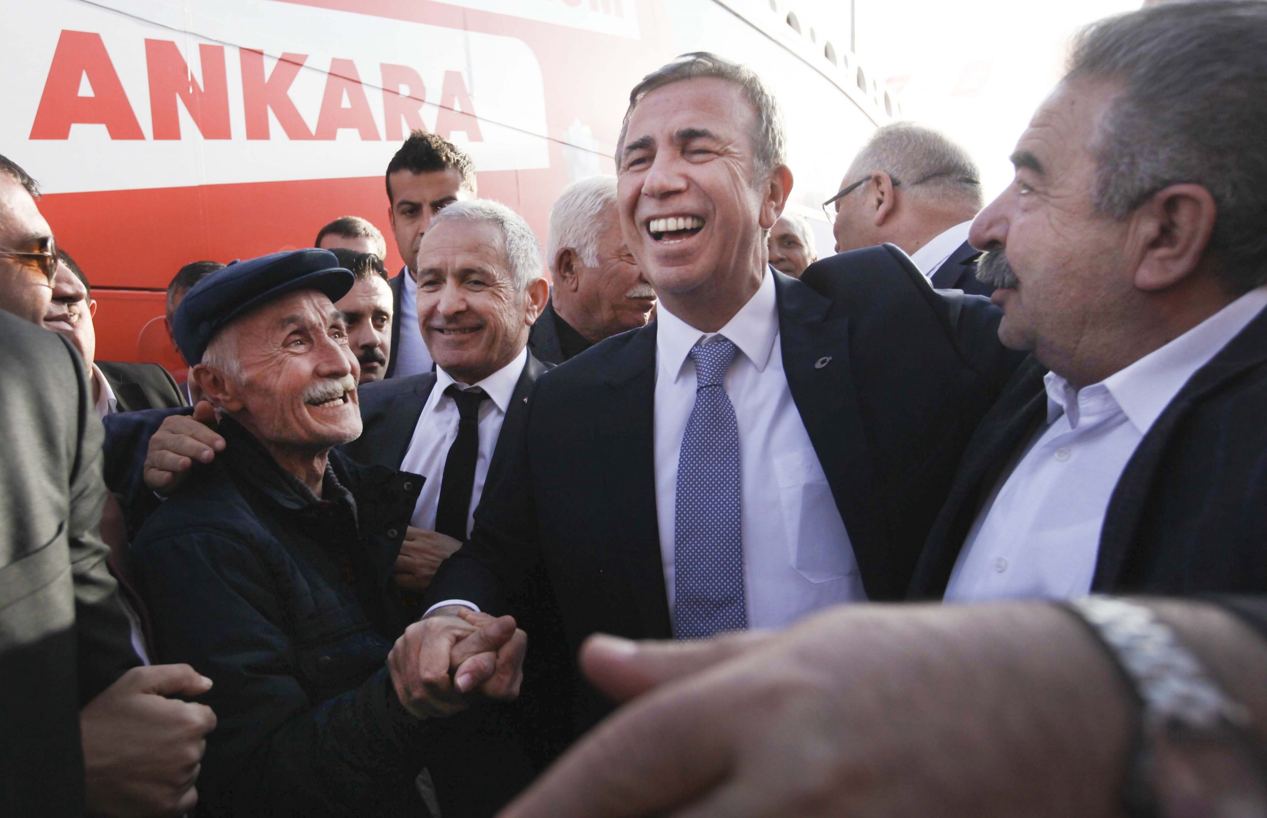 Mansur Yavaş’tan AKP’li üyeye sert çıkış