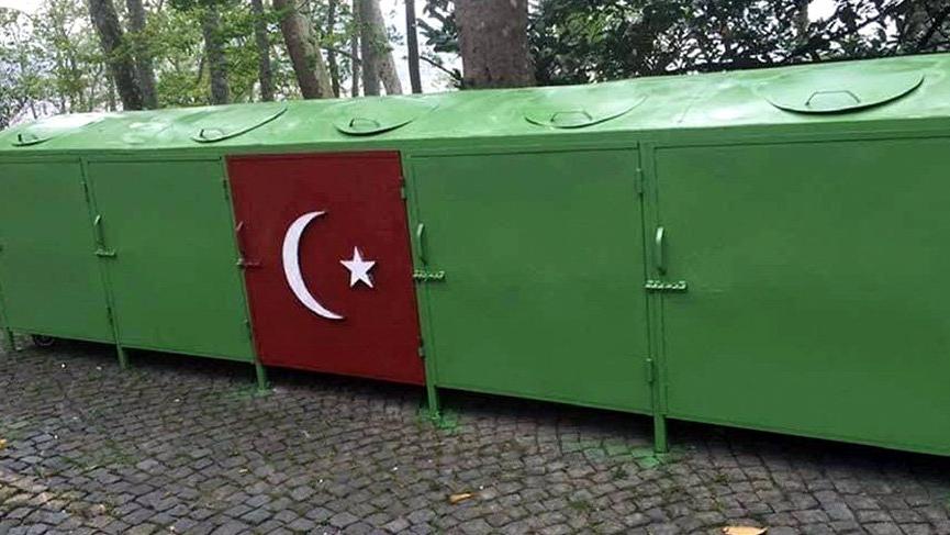 Giresun Belediyesinin Çöp Tenekesine Türk Bayrağı Koyması Tepki Çekti