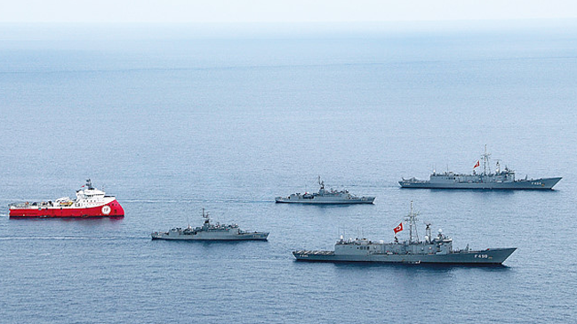 Türkiye’den ‘sahada’ yanıt : Savaş gemileri Doğu Akdeniz’e iniyor !