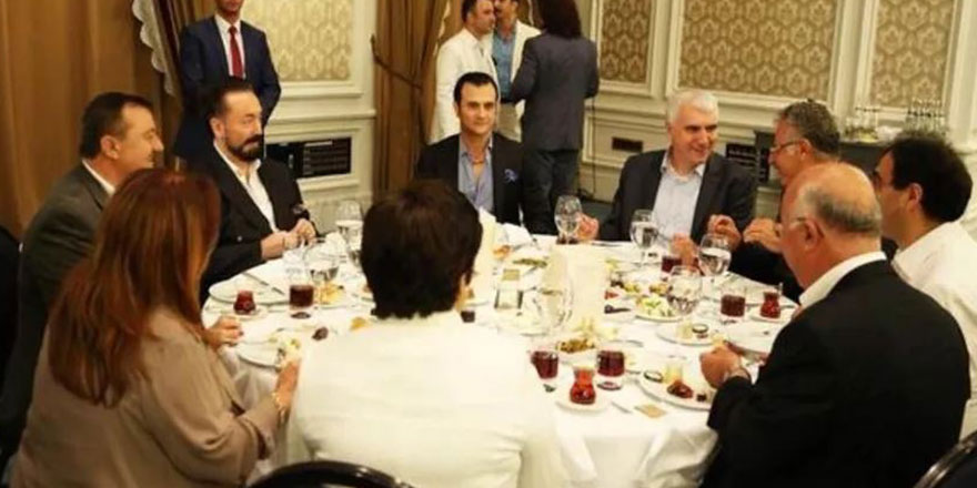 Adnan Oktar’ın masasından AK partili vekil Polat Türkmen çıktı! Ne işin var Orda?