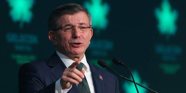 Ahmet Davutoğlu: Akp ve MHP halkı ekmeğe muhtaç etti