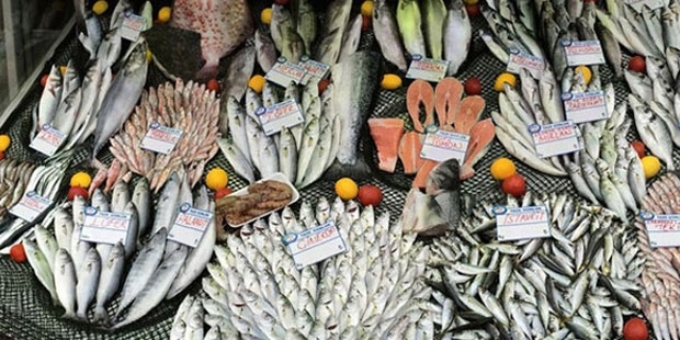 Balık fiyatı düştü vatandaşın yüzü güldü !