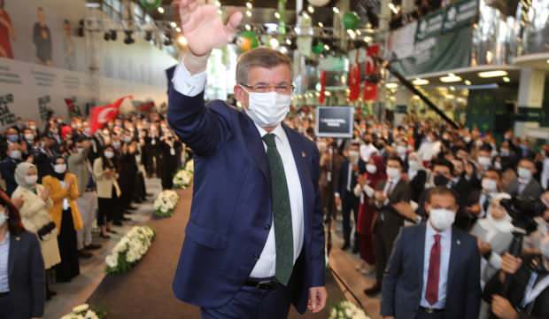 Ahmet Davutoğlu, Gelecek Partisi 1. Olağan Kongresi’nde genel başkanlığa seçildi