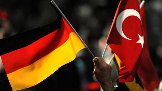 Almanya Türkiye korona virüs konusunda riskli bölge ilan etti