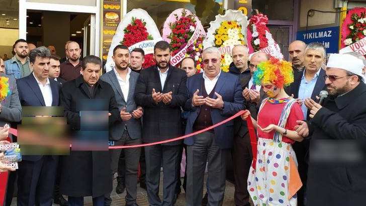 Cinci Sapık Hoca Esenler Belediyesi Başkanı, Mehmet Tevfik Göksu’yla açılışta!