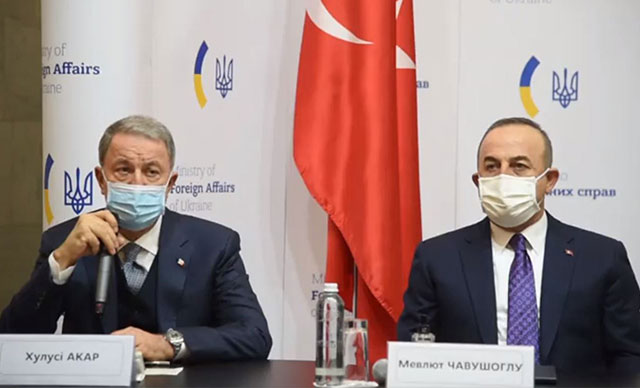 Hulusi Akar ve Mevlut Çavuşoğlu, Ukrayna Devlet Başkanı Zelenskiy ile bir araya geldi