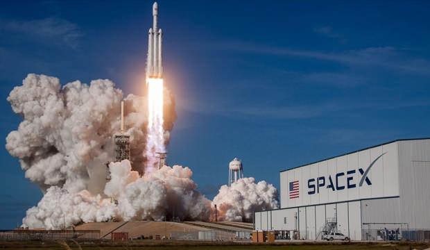 SpaceX’in test ettiği uzay mekiği iniş esnasında infilak etti !
