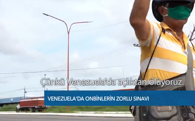 Venezuela'da halk açlık ve yoksulluktan dolayı ülkeyi yürüyerek terk etmeye başladı
