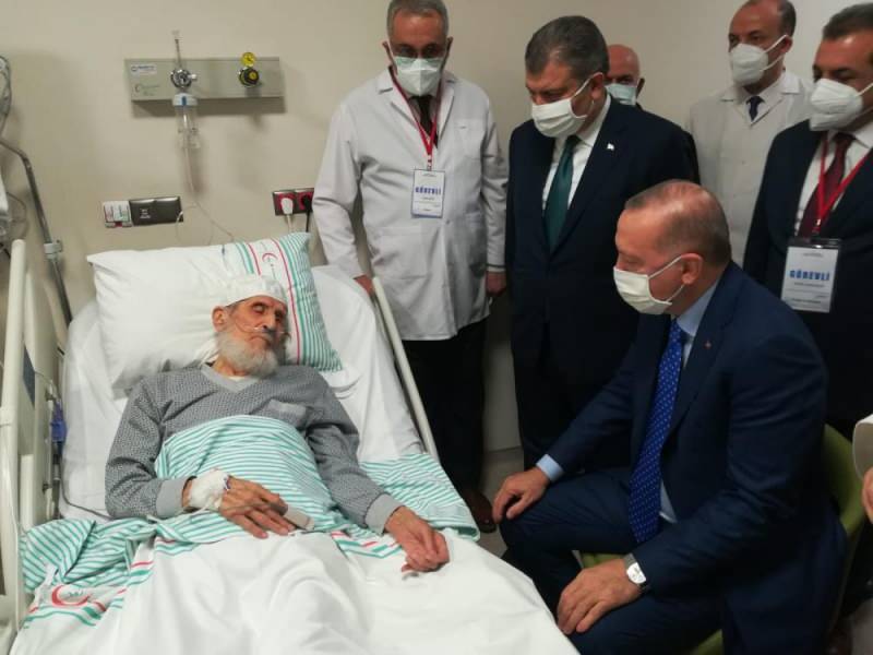 Erdoğan’dan Fethi Sekin’in babası ile kanaat önderi Nazırlı’ya hastanede ziyaret etti 