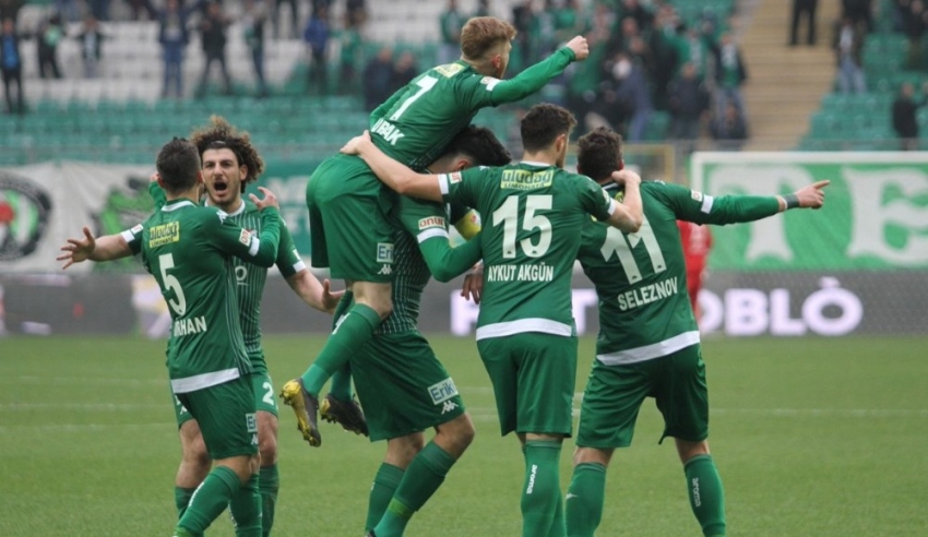 Giresunspor, sahasında Bursaspor’u 2-1 yendi Çotanaklar durmuyor!