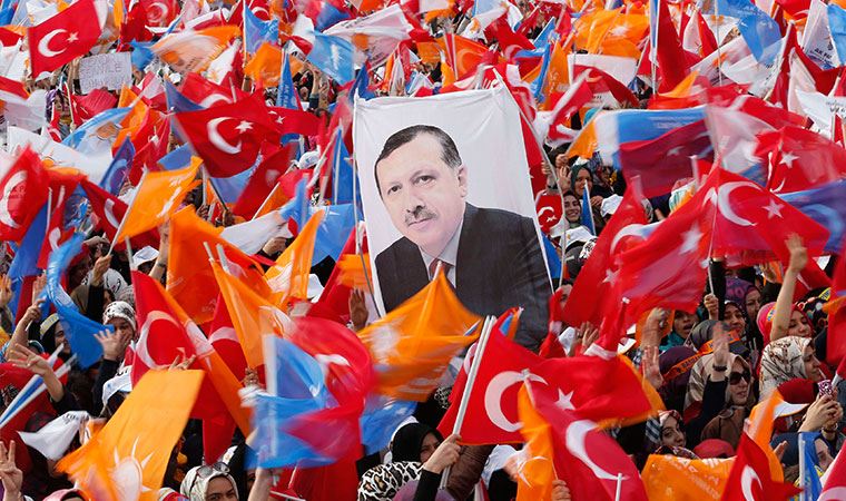 Ak Parti Genel Başkan Yardımcısı Erkan Kandemir: 52 il, 715 ilçe başkanı değişti