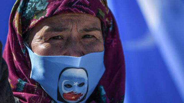 Fahrettin Koca’nın Uygur Türklerine Soykırım Yapan Çin devletini savunan açıklaması tepki çekti!