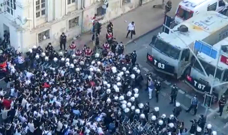 Beşiktaş’ın Şampiyonluk kutlamasına Polis müdahale etti