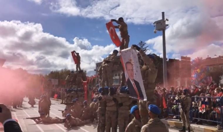 Jandarma alay komutanlığı 29 Ekim’de Erdoğan posteri açtırdı Yer Kastamonu!