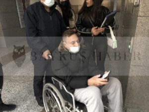 Ece Ronay'a attığı mesajlar ifşa olan Mehmet Ali Erbil, tekerlekli sandalyeyle ifadeye gitti