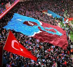 İstanbul’da Trabzonspor taraftarı görkemli eylencesi sürüyor