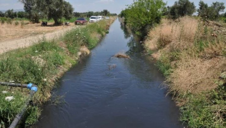 Manisa’da tarımsal sulama kanalına siyanür karıştı,8 işçi zehirlendi