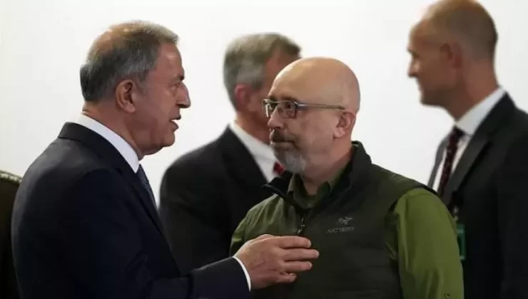 Savunma Bakanı Hulusi Akar paşa, Ukraynalı mevkidaşıyla görüştü