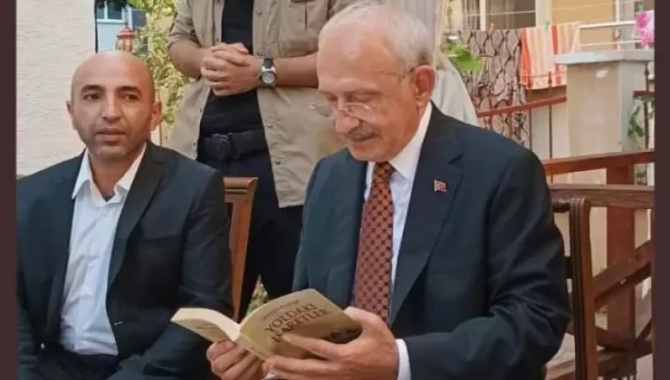 CHP lideri Kemal Kılıçdaroğlu’na Yalova’da kitap hediyesi verildi…