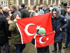 Bremen’de Türkiye için bir dakikalık saygı duruşu