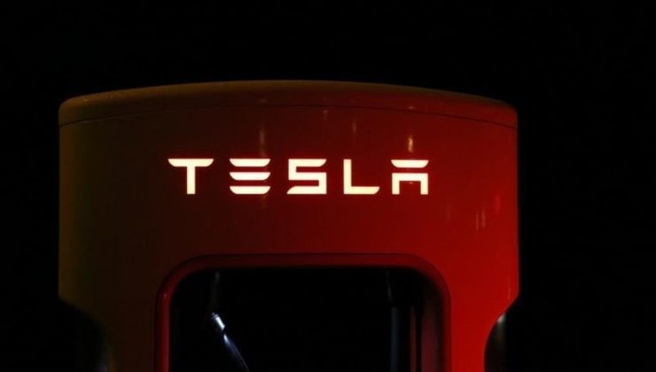 ‘Abartılı’ reklam yapan Tesla’ya 2,2 milyon dolar ceza kesildi!