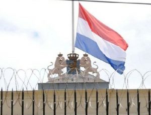Hollanda, Rus diplomatları sınır dışı ediyor