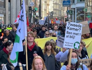 Hollanda’da konut sıkıntısı ve yüksek kiralar protesto edildi