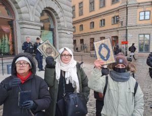 İsveç’te Kur’an-ı Kerim yakılmasının yasaklanması talebiyle gösteri yapıldı