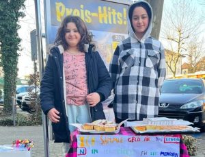 İsviçre’de yaşayan Türk öğrenciler kek satarak yardım topladı