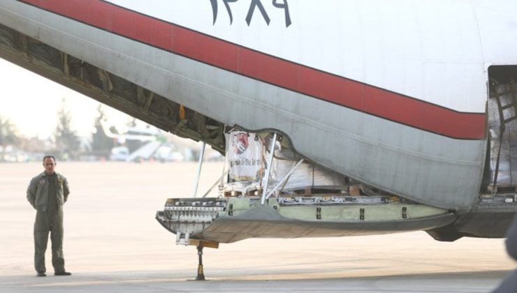 Mısır’ın ilaç ve tıbbi malzeme yardımlarını taşıyan iki askeri uçak Adana’ya ulaştı