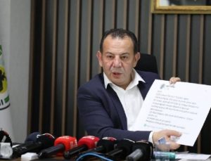 Tanju Özcan, kendisine şişe fırlatan meclis üyesinden şikayetçi oldu