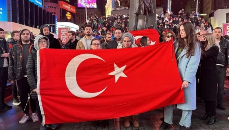 Times Meydanı’nda Türkiye için anma
