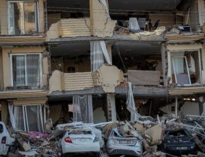 Uzmanlardan deprem sonrasına ilişkin yol haritası: Müteahhitlik sistemi baştan sona yenilenmeli