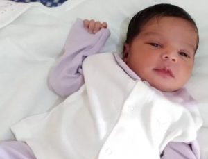 Yemenli kadın, enkazdan çıkarıldıktan birkaç saat sonra doğum yaptı