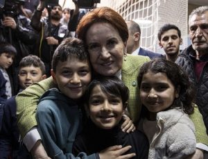 Akşener, Ankara’ya gelen depremzedeleri ziyaret etti