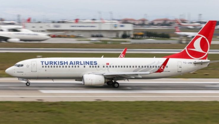 Araç Viyana Havalimanı’nda THY uçağına çarptı