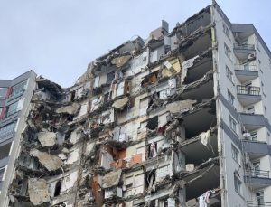 Depremde yıkılan binanın müteahhidinden ‘pes’ dedirten savunma