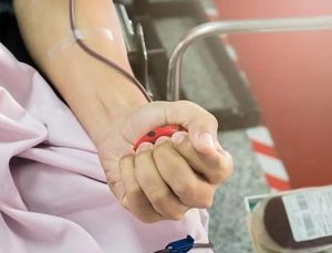 ‘Kızılay, kanı bağışçılardan ücretsiz alıyor, hastanelere satıyor’