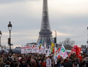 Fransa’da büyük kriz: ‘Emeklilik isyanı Macron’un sonunu getirebilir’