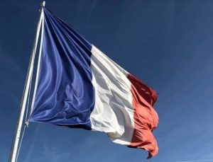 Fransa’da muhalefet, hükümete karşı gensoru önergesi verdi