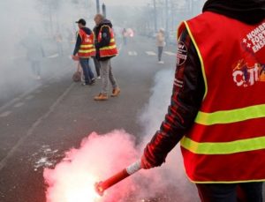 Fransa’da tartışmalı emeklilik planına karşı 9. kitlesel grev