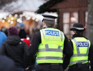 İngiliz polisi ırkçı, homofobik ve kadın düşmanı çıktı