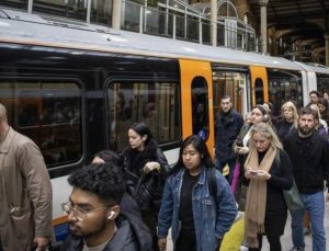 İngiltere’de tren yolu çalışanları maaş artışında anlaştı