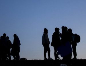 İngiltere’deki göçmen merkezlerinde kalanlar sınır dışı edilmekle tehdit ediliyor