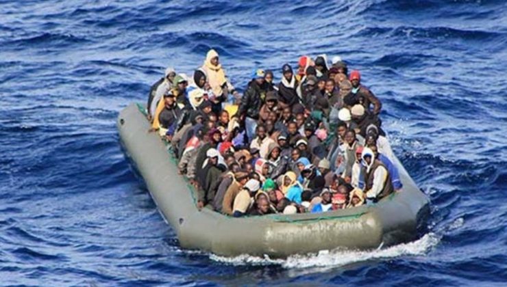 İtalya 1300’den fazla düzensiz göçmeni kurtardı