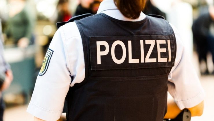 Köln Havalimanı’nda araçlı saldırı: Çok sayıda yaralı var