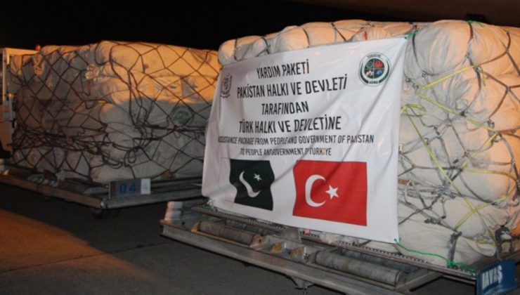Pakistan’dan Türkiye’ye 1200 çadır taşıyan uçak Adana’ya iniş yaptı